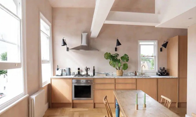 North Kensington Apartment | Rustic & Spacious 2BD Flat near White City