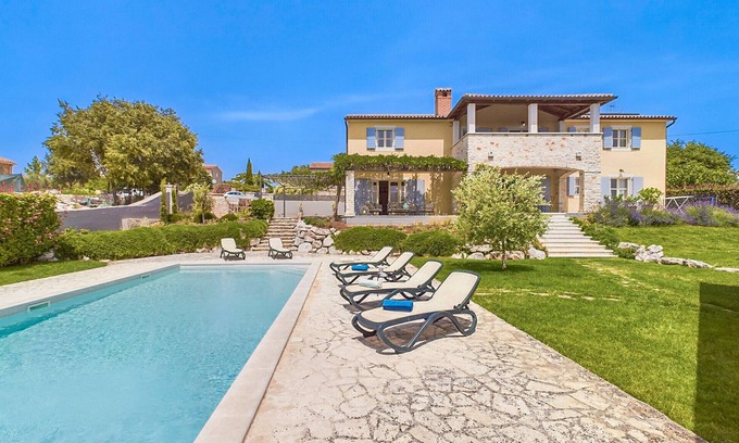 Heraki Villa | Rustic Villa Azzurra with pool in Sv. Lovrec