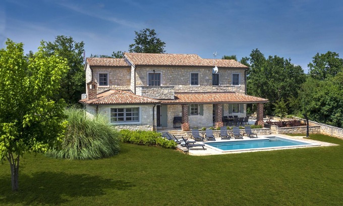 Sveti Lovrec Villa | Rustic Villa Luna with pool in Sveti Lovrec