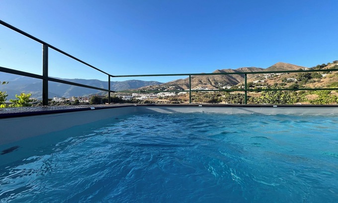 Competa Cottage | Rustic villa with extraordinary views