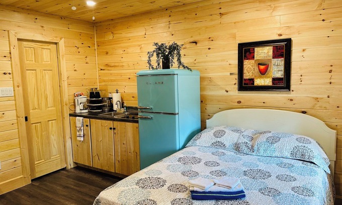 Port Blandford Ski Chalet | Rustic Wave Cottages-Mini Chalet #8