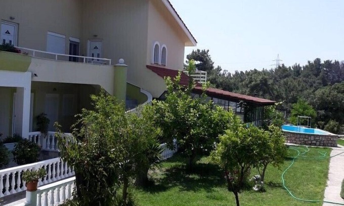 Asgourou Apartment | Rustika Rhodes - Feel-good villa on the island of roses