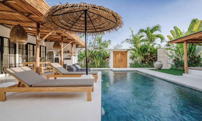 Beraban Villa | Ruta 1 Luxueuse 2CH à 350m de Nyanyi Plage & Proche du Luna Beach Club