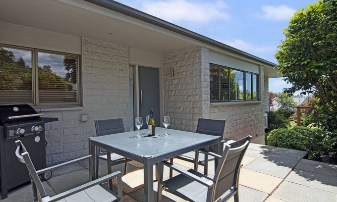 Nelson South House | Rutherford Retreat - Nelson Holiday Home