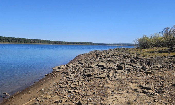 Drasco RV Rental | RV parking spot on the lake!