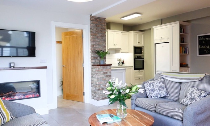 Roundstone Apartment | Ryans Roundstone Retreats Roundstone Harbour Lights