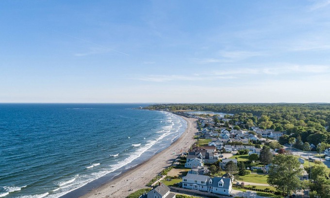Rye House | Rye Beach NH Rental - Jenness Beach!
