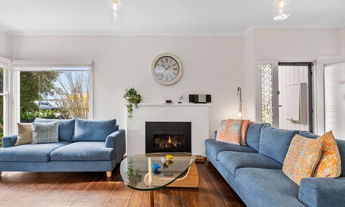 Rye House | RYE Classic- amazing location, up to13 guests, foxtel, - BONUS* NIGHT OFFER 2025