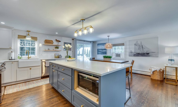 Rye Cottage | Rye Coastal Retreat w/Deck & Outdoor Dining