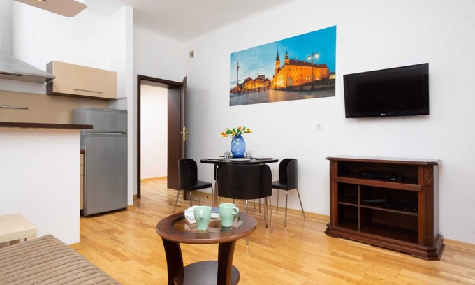 Nowe Miasto Apartment | Rynek Nowego Miasta 6/8/10 | Apartment By Market