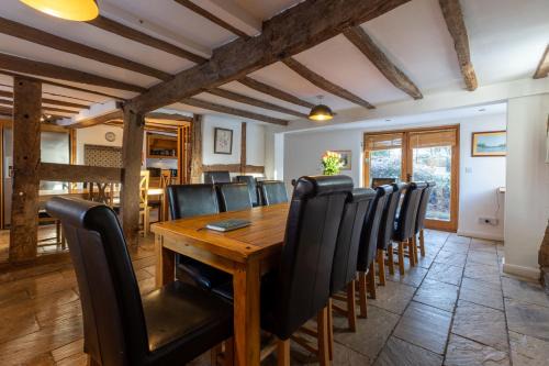 Eaton Mascott House | RYTON GRANGE FARMHOUSE to sleep 12