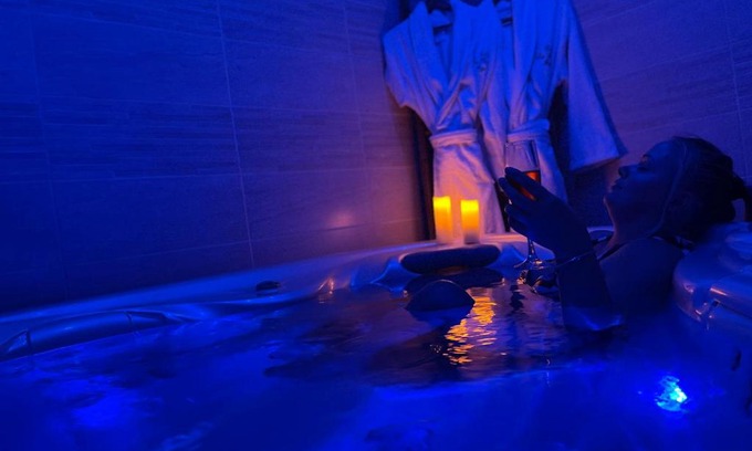 Le Vigan Villa | Séjour Romantique Jacuzzi intérieur Privé