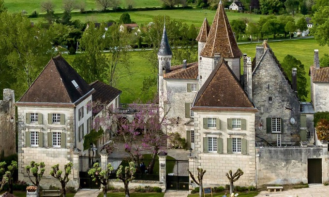 Bourdeilles House | Sénéchal, Château des Sénéchaux, regal, stunning, sumptuous, voluminous, restful