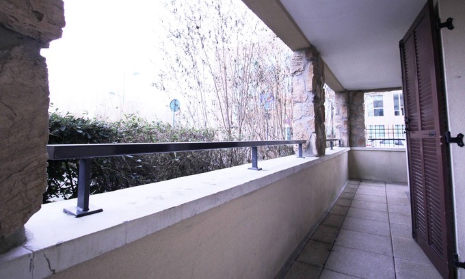 Montevrain Apartment | Sérénité by Plaza-Apartment-Ensuite with Shower-Terrace