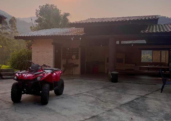 Camboriu House | Sítio LuMa - Rodeado de natureza e cachoeira particular