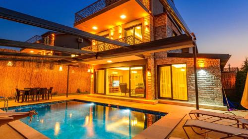 Fethiye Villa | Söğüt 4 - 4 Bedroom with jacuzzi in Fethiye