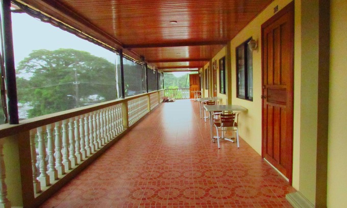 Malakal Island Hotel | S & C Hotel Suites And Apartments
