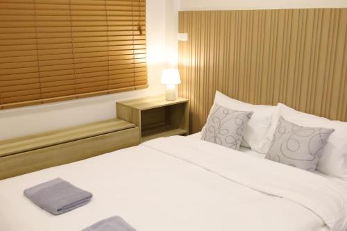 Khlong Song Ton Nun Apartment | S.P.C Apartment by Brodderud