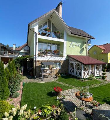 Skhidnytsya House | S'Vitt