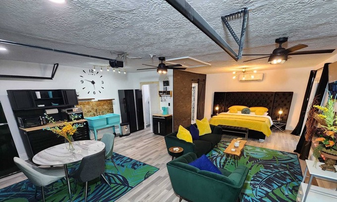 Barker Apartment | S-World's Secret Sanctuary (HPLE)
