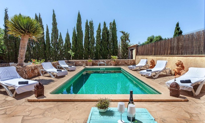 Es Llombards Ski Chalet | Sa Bassa charming country holiday house with pool close to the village Es Llombards