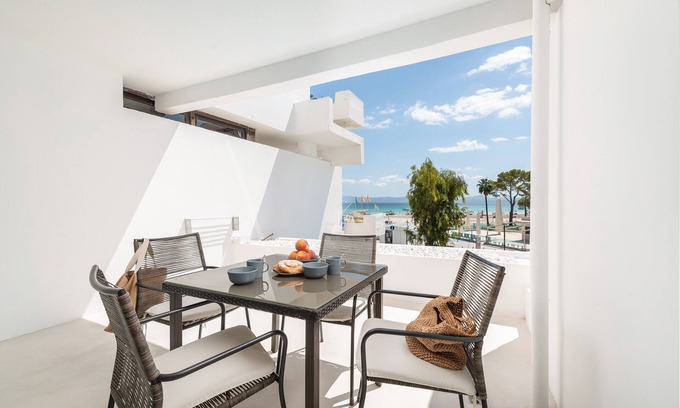 Alcudia House | SA NACR - Fantastic and modern apartment with sea views and 50 meters from the beach. Idea