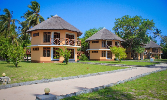 Mkwaja Hotel | SAADANI PARK HOTEL - SAADANI NATIONAL PARK