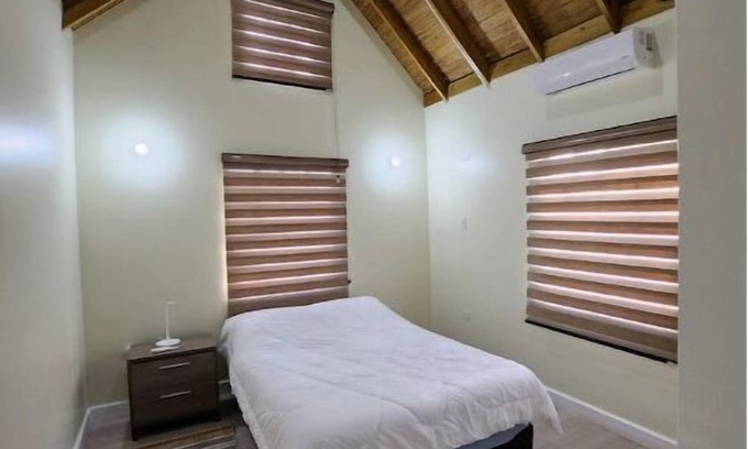 Orange Hill House | Saaman Groove