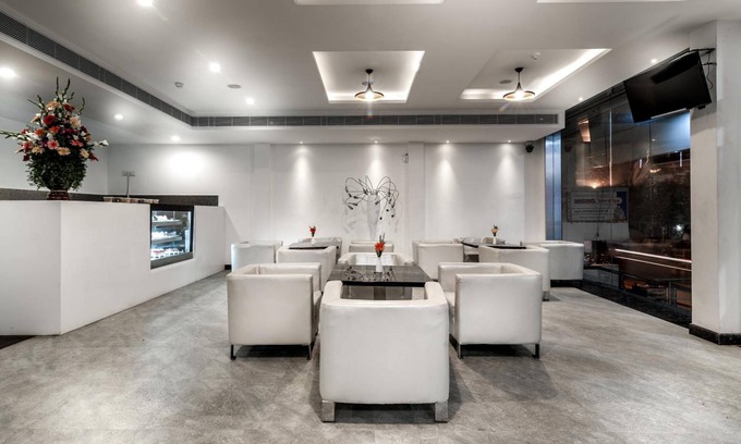 Mogappair Hotel | Saaral Residency