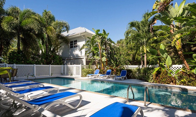 Wulfert House | Saba Winds Beachfront!