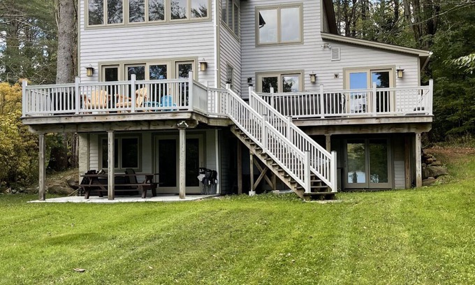 Day House | Sacandaga LakeFront Retreat