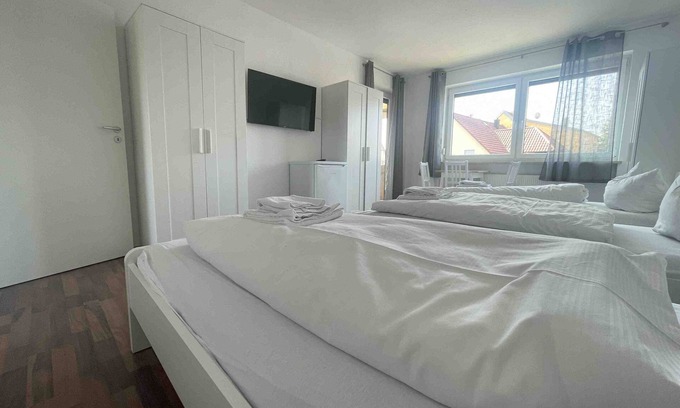 Schwandorf Condo | (SAD163) Möblierte Monteurwohnung mit Balkon