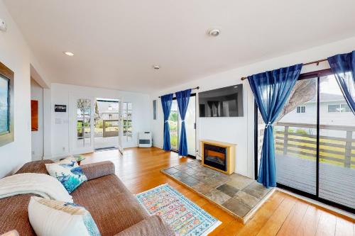 Elk House | Saddle Point Ocean View Cottage