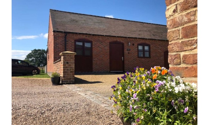 Yoxall Cottage | Saddleback Cottage-peaceful luxury, rural location