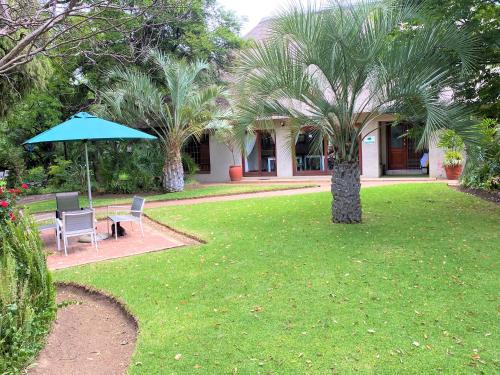 Kempton Park Hotel | Safari Club Guest Lodge OR Tambo International Airport