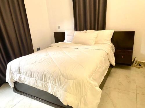 Entebbe Apartment | SAFARI LAKE VIEW SUITES, KITENDE