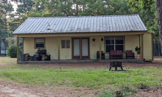 Montgomery House | SafariShoresCottage Aggie football TAMU Renaissance Festival AWESOMEn