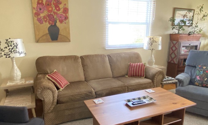 Barboursville House | Safe Huntington Suburb - Barboursville 3 BR & King Bed