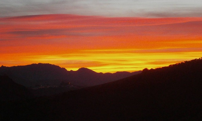 Pruna Apartment | SAFE & SECURE CASA GOYA FAB VIEWS, GLORIOUS SUNSETS & SUNRISES. 4 PERSONS