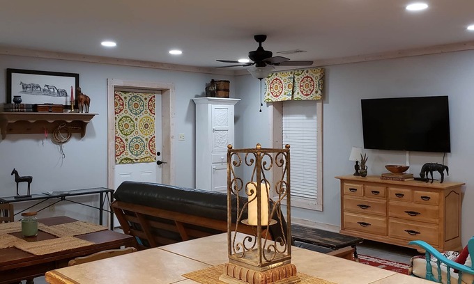 Mattson Apartment | SAFEST PLACE AROUND CLARKSDALE Hunters, Fishermen,golfers, tourist, and all.