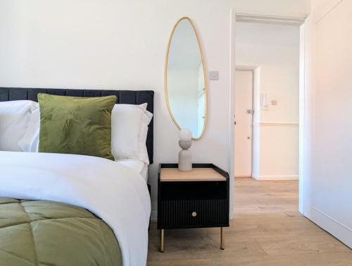 High Wycombe Apartment | Saffron Court Apartments - Apt 14