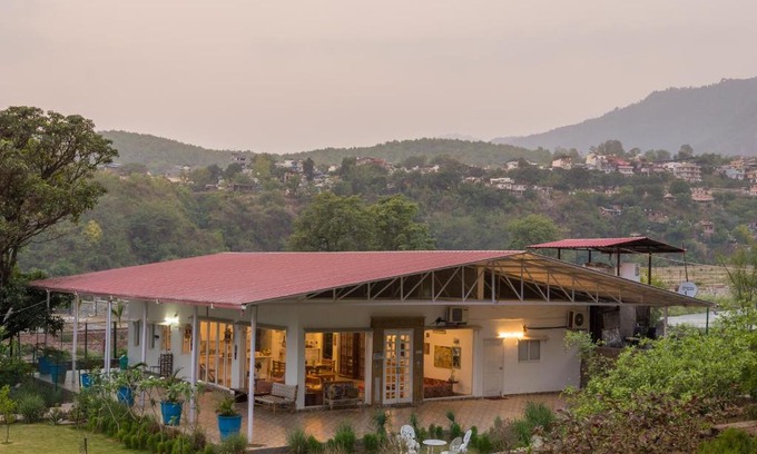 Bullawala Villa | SaffronStays Doon Valley View, Dehradun - with in-house cook, lawn, bonfire and barbeque