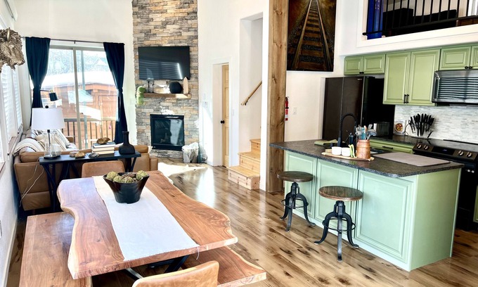 Breckenridge Ski Chalet | Sage Mountain Chalet w/Resort Amenities, hot tub, pool, fire pit, BBQ!