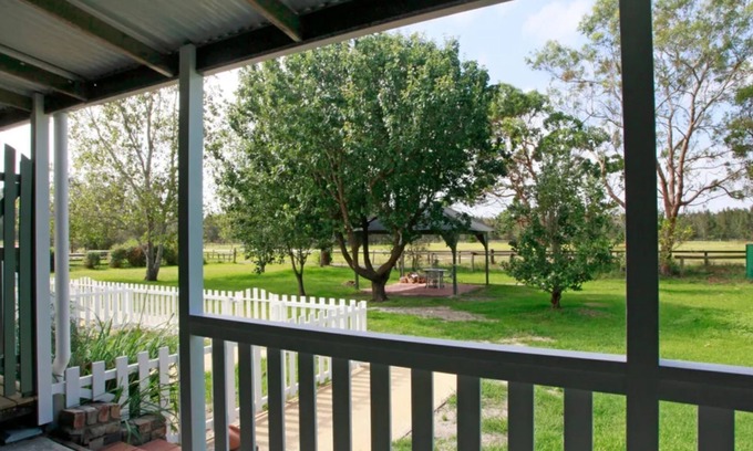 Anna Bay Apartment | Sahara Trails 'Studio' - WiFi, Air Conditioning, Horse Riding and much more !