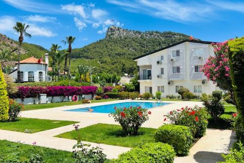 Kiris Villa | Sahile yakın havuzlu villa