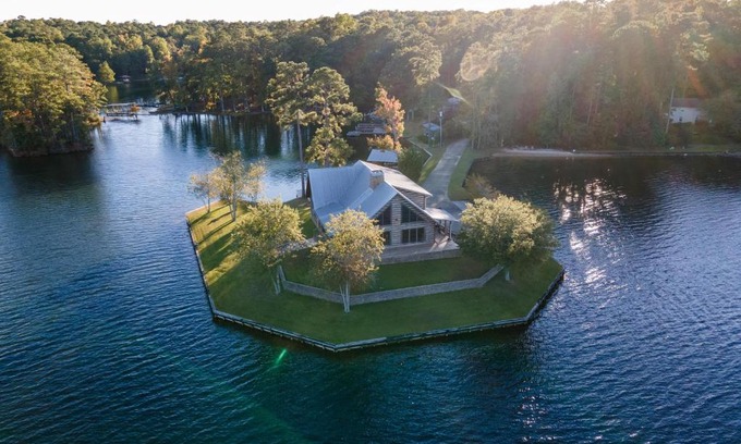 Pleasure Point House | Sailboat Point