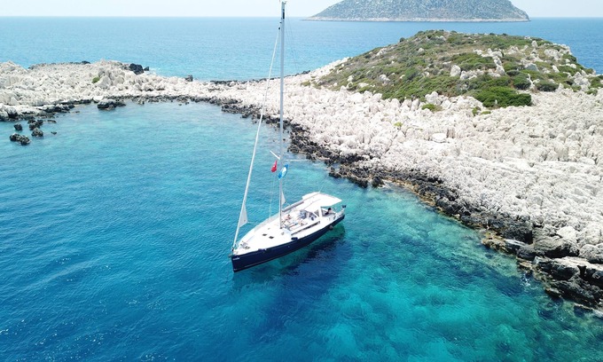 Kas Boat Rental | Sailing holiday in a Beneteau Oceanis 48 along the Mediterranean Sea in Kas,