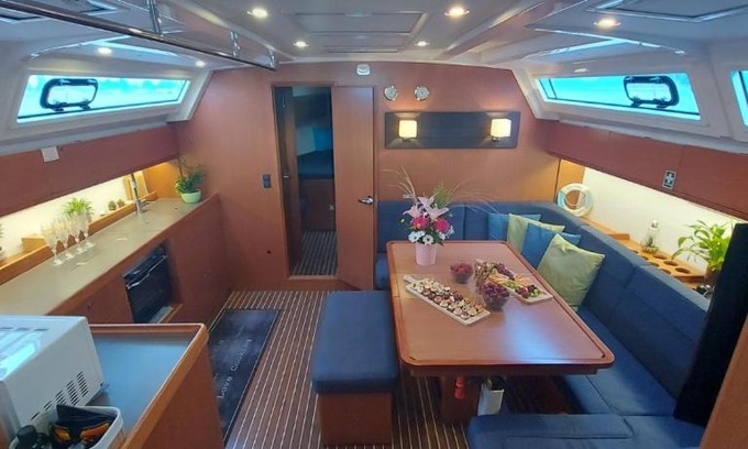 Varna Boat Rental | Sailing Yacht Queen Eliza