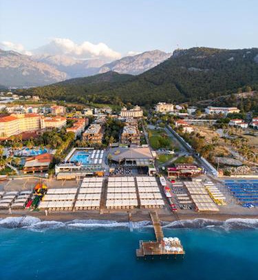 Kiris Resort | Sailor's Beach Club