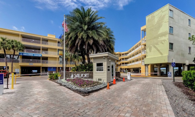 Tampa Condo | Sailport Waterfront CondonRocky Point, Tampa, Florida - near Tampa Airport.